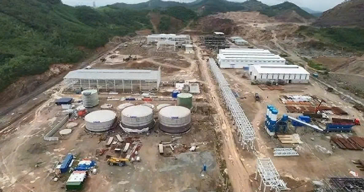 Một g&oacute;c Dự &aacute;n số 1, Tổ hợp H&oacute;a chất Đức Giang Nghi Sơn tại KKTNS đang gấp r&uacute;t thi c&ocirc;ng. (Ảnh: T&ugrave;ng L&acirc;m)