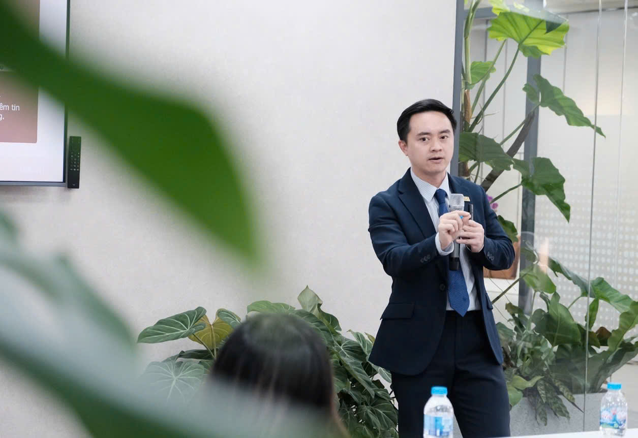 Năm 2026 nên đầu tư gì: Vàng bạc, chứng khoán hay bất động sản?