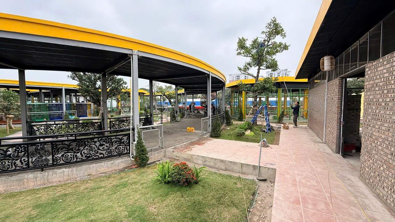 Những hạng mục cuối đang gấp r&uacute;t được ho&agrave;n thiện theo đ&uacute;ng tiến độ.