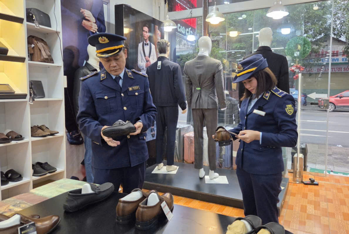 Quản lý thị trường Tuyên Quang xử lý hơn 560 vụ vi phạm, thu nộp ngân sách gần 4 tỷ đồng trong năm 2025