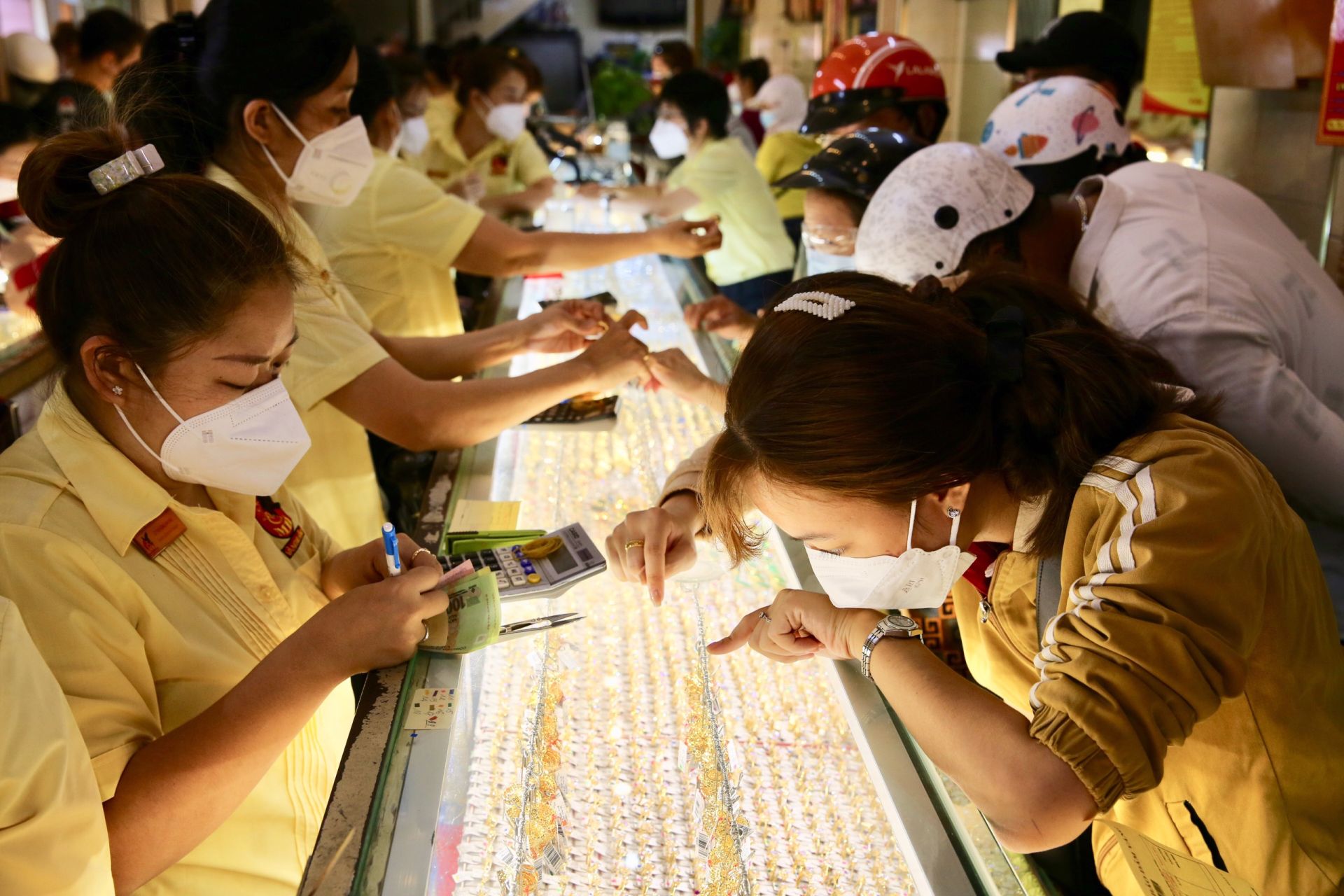 Tuần đầu năm 2026, người mua vàng lỗ nặng