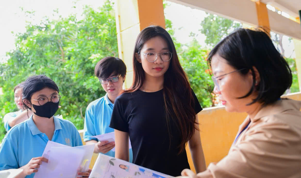 Ba nhóm ngành nghề khó bị AI “xóa sổ”