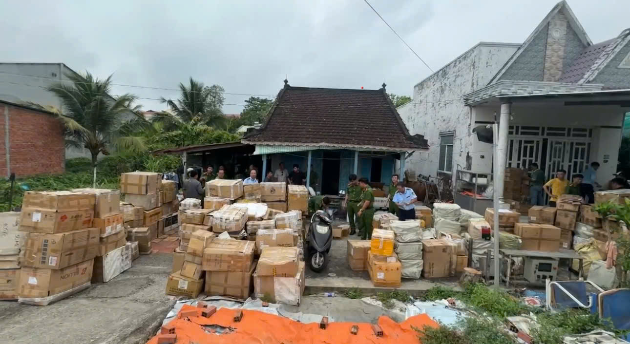 Phát hiện cơ sở sản xuất nước hoa giả quy mô lớn tại Cần Thơ