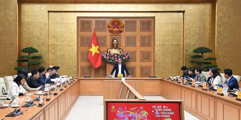 Ph&oacute; Thủ tướng đề nghị Bộ C&ocirc;ng Thương t&iacute;nh to&aacute;n k&eacute;o d&agrave;i thời gian tổ chức Hội chợ từ 5 ng&agrave;y l&ecirc;n 1 tuần để tạo điều kiện cho người ti&ecirc;u d&ugrave;ng trong nước, người nước ngo&agrave;i tham quan, mua sắm, qua đ&oacute; tăng hiệu quả tổ chức Hội chợ - Ảnh: VGP/Hải Minh