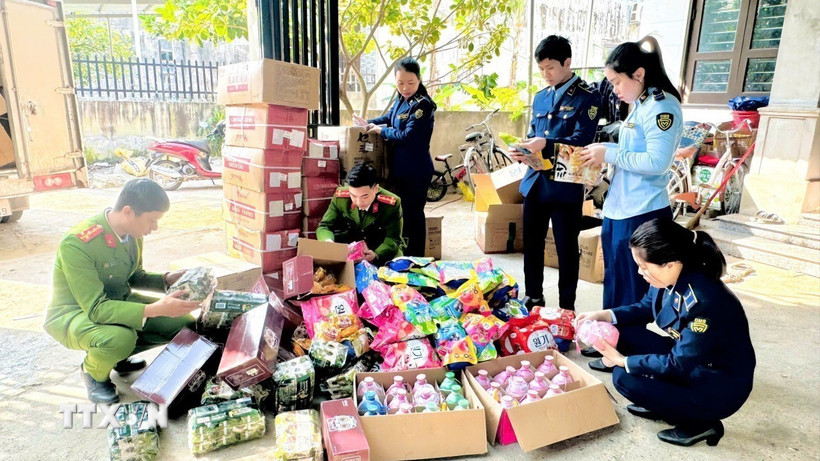 Phát hiện nhiều thực phẩm không rõ nguồn gốc xuất xứ