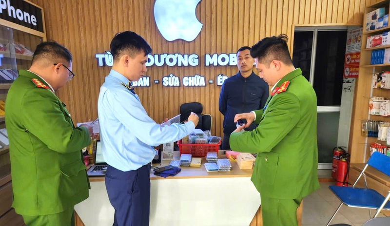 Tạm giữ lô điện thoại di động Vivo không rõ nguồn gốc, xuất xứ