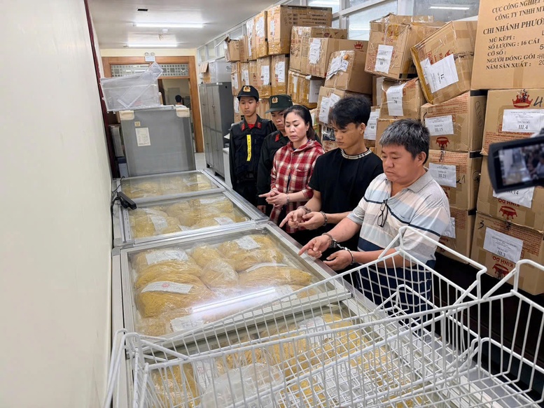 Triệt phá đường dây sản xuất mì sợi sử dụng hóa chất độc hại