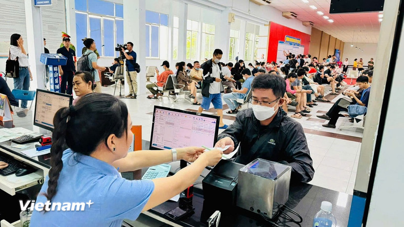 Ngành đường sắt đã bán 227.000 vé tàu Tết, ngày cao điểm hết chỗ