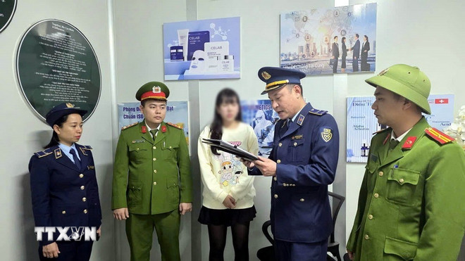 Công an Quảng Ninh triệt phá xưởng sản xuất mỹ phẩm giả, tiêu thụ qua mạng