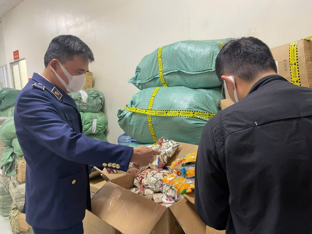 Cao điểm trước Tết, Quản lý thị trường Hà Nội phát hiện hàng nghìn vụ vi phạm