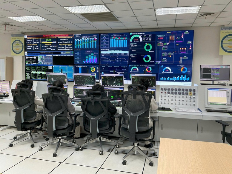 Vận h&agrave;nh Nh&agrave; m&aacute;y th&ocirc;ng minh Đạm C&agrave; Mau với những tiến bộ KHCN v&agrave; CĐS, tr&iacute; tuệ nh&acirc;n tạo.