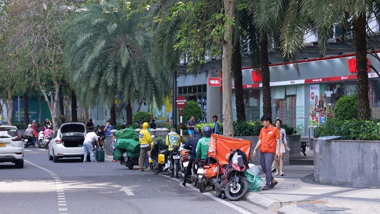 Trong hệ thống logistics Việt nam, năng suất lao động l&agrave; một b&agrave;i to&aacute;n cần ưu ti&ecirc;n giải quyết.