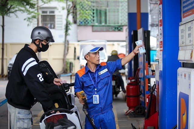 Giá dầu mazut tăng 761 đồng/kg