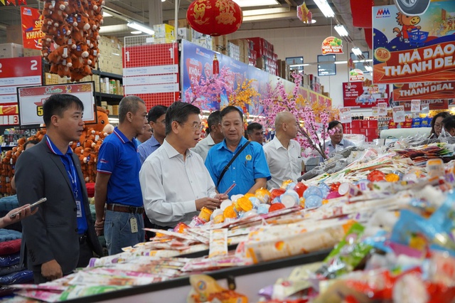 TPHCM: Nguồn hàng Tết dồi dào, giá cả ổn định