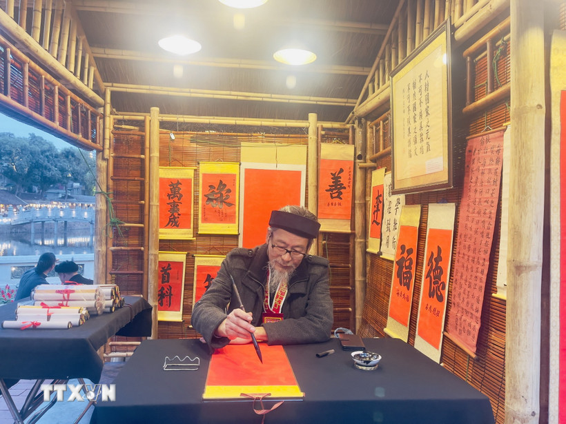 Xem gì, chơi gì tại Thủ đô Hà Nội dịp Tết Nguyên đán Bính Ngọ?