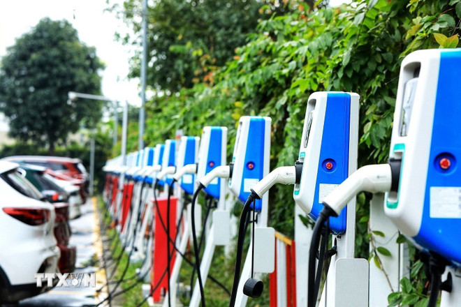 Bổ sung hạ tầng sạc xe điện tại chung cư, siết yêu cầu an toàn cháy nổ