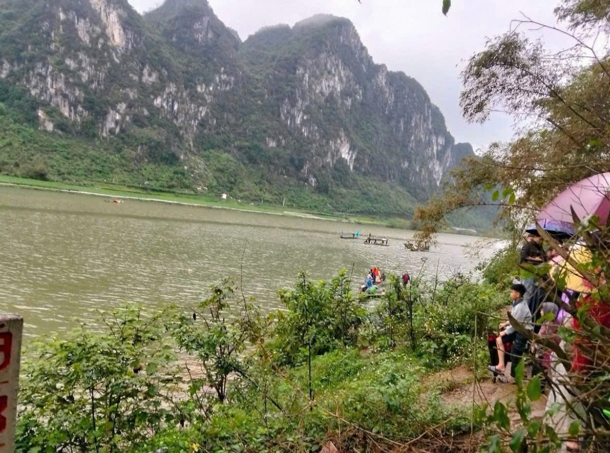 Khu vực xảy ra vụ lật thuyền. Ảnh: V. T