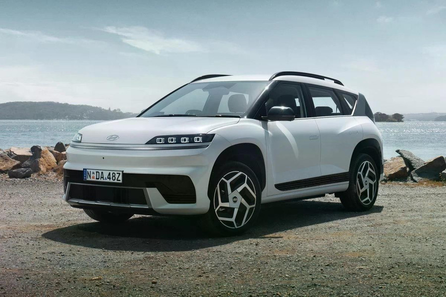 Hyundai ra mắt SUV điện có thiết kế mới lạ