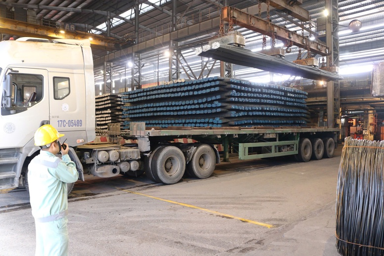 To&agrave;n bộ c&aacute;c Khu li&ecirc;n hợp sản xuất th&eacute;p của H&ograve;a Ph&aacute;t hoạt động xuy&ecirc;n Tết với 3 ca li&ecirc;n tục đỏ lửa để đ&aacute;p ứng nhu cầu thị trường