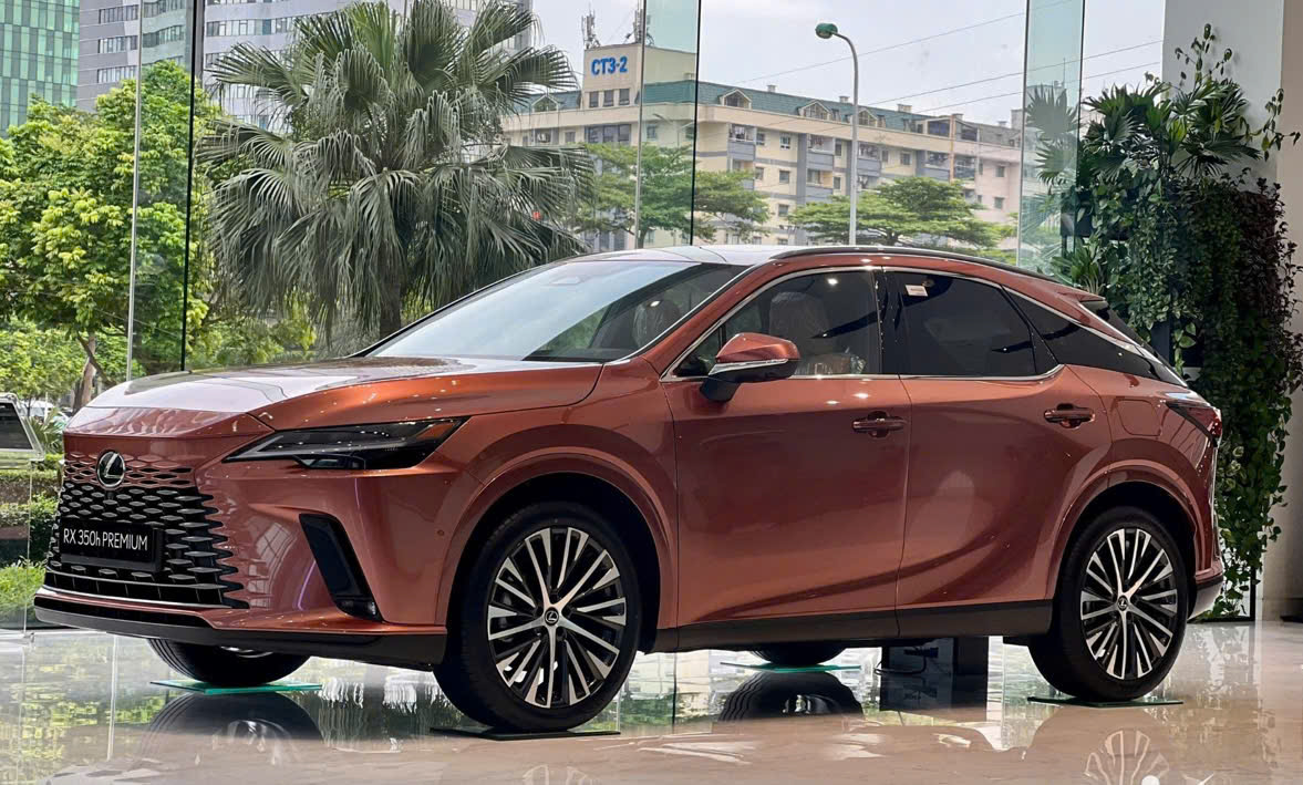 Mẫu xe b&aacute;n chạy nhất Lexus RX cũng c&oacute; mức giảm tới gần 200 triệu đồng. (Ảnh: Ngọc Th&agrave;nh)