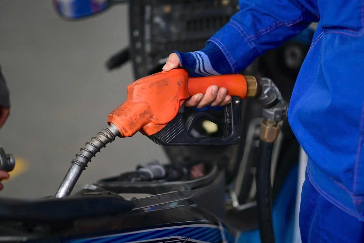 Xăng dầu tăng mạnh đầu tháng 3, cơ quan quản lý chưa kích hoạt Quỹ Bình ổn