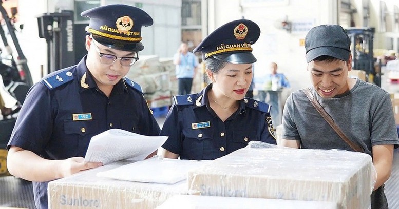 Xuất nhập khẩu tăng trưởng 2 con số; vi phạm thương mại vẫn diễn biến phức tạp