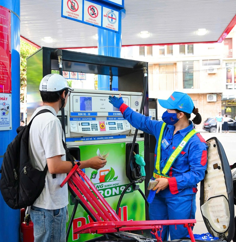 Tổng C&ocirc;ng ty Dầu Việt Nam (PVOIL) x&acirc;y dựng c&aacute;c kịch bản nhập khẩu bổ sung, đa dạng h&oacute;a nguồn cung v&agrave; tuyến vận chuyển ph&ugrave; hợp với từng t&igrave;nh huống thị trường