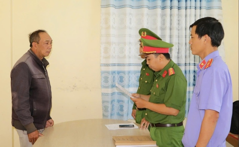 Khởi tố chủ cơ sở sản xuất, buôn bán cà phê giả