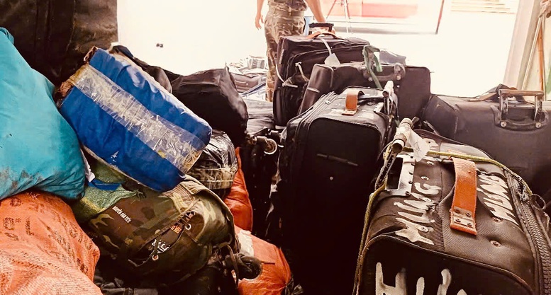 Số h&agrave;ng n&agrave;y được c&aacute;c đối tượng tập kết tr&aacute;i ph&eacute;p trong địa b&agrave;n hoạt động Hải quan để chuẩn bị vận chuyển v&agrave;o nội địa ti&ecirc;u thụ