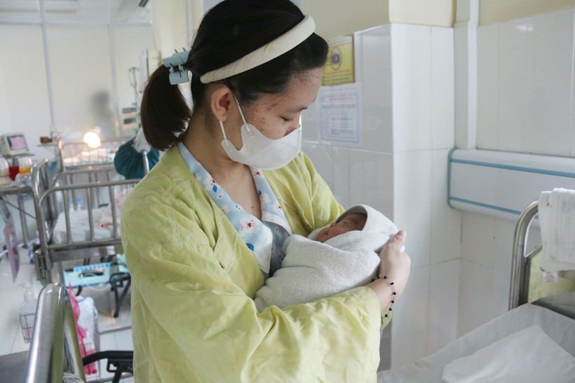 Bộ Y tế đề xuất hỗ trợ tài chính cho phụ nữ sinh con khi mức sinh giảm