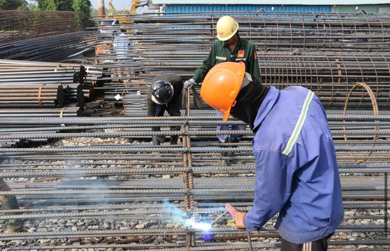 Giá vật liệu xây dựng tăng mạnh, áp lực chi phí đè nặng thị trường bất động sản