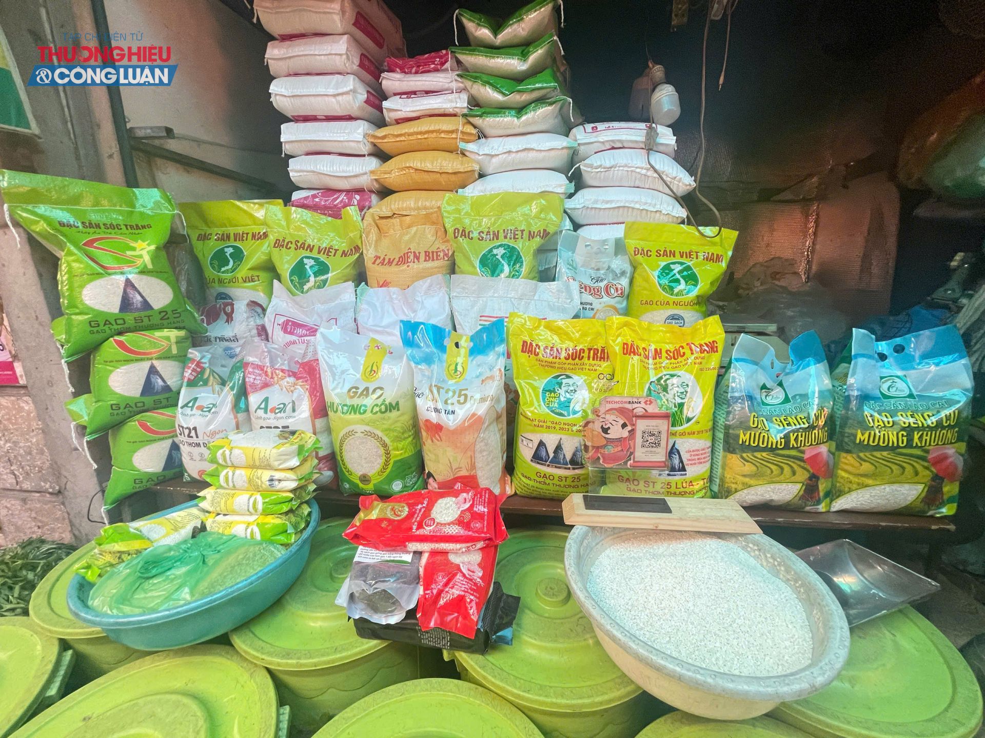 Giá xăng dầu tăng, chuỗi lúa gạo chịu áp lực từ xuất khẩu đến bán lẻ