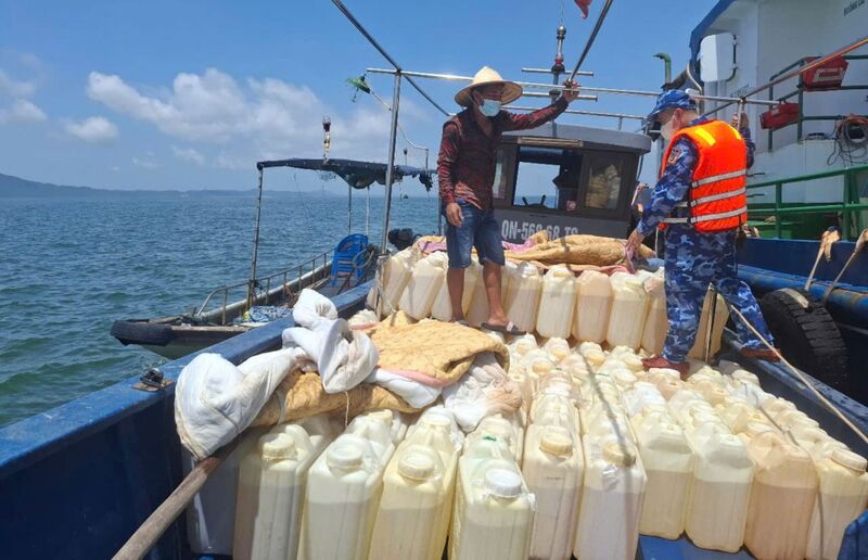 Siết chặt chống buôn lậu xăng dầu qua biên giới