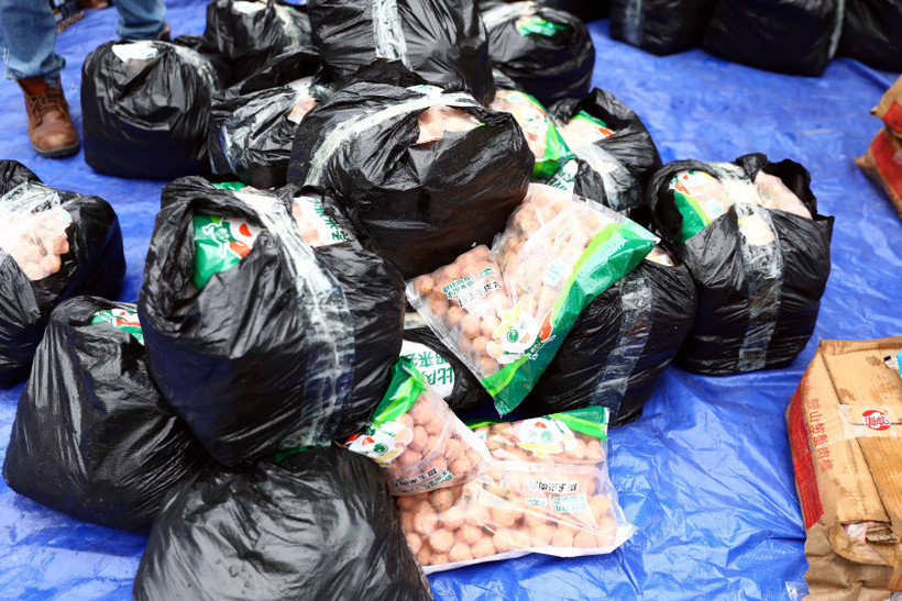 Tuyên Quang: Phát hiện, thu giữ trên 2,3 tấn thực phẩm không rõ nguồn gốc