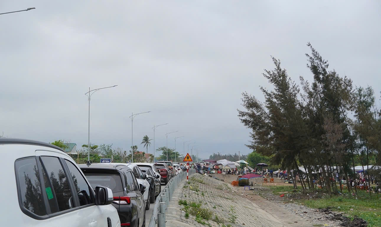 Cảnh hiếm thấy tại làng chài ven biển Nghệ An