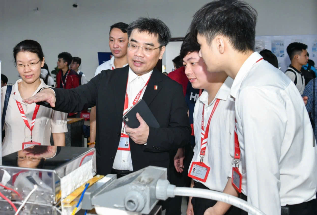 Đại học Bách khoa Hà Nội miễn học phí cho toàn bộ nghiên cứu sinh từ năm 2026