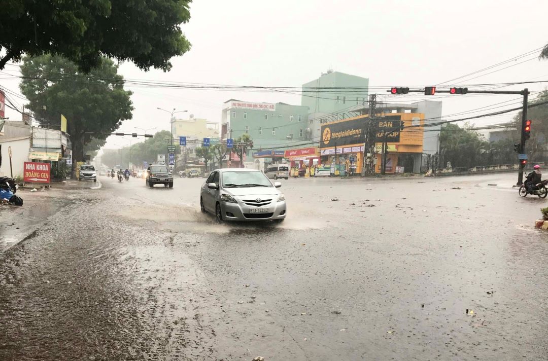 Cảnh báo dông lốc ở Lai Châu sau khi hàng chục nhà dân tốc mái