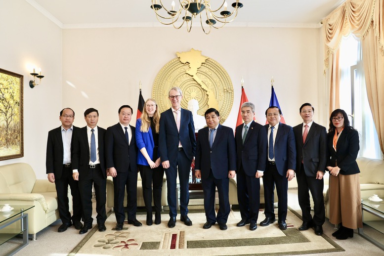 Khuyến khích Tập đoàn phần mềm doanh nghiệp lớn nhất thế giới hỗ trợ doanh nghiệp Việt vươn ra toàn cầu