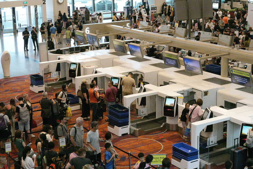 Singapore hoãn áp dụng phụ phí nhiên liệu xanh cho hàng không