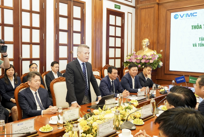 Chủ tịch VIMC Nguyễn Cảnh Tĩnh ph&aacute;t biểu tại buổi k&yacute; kết.