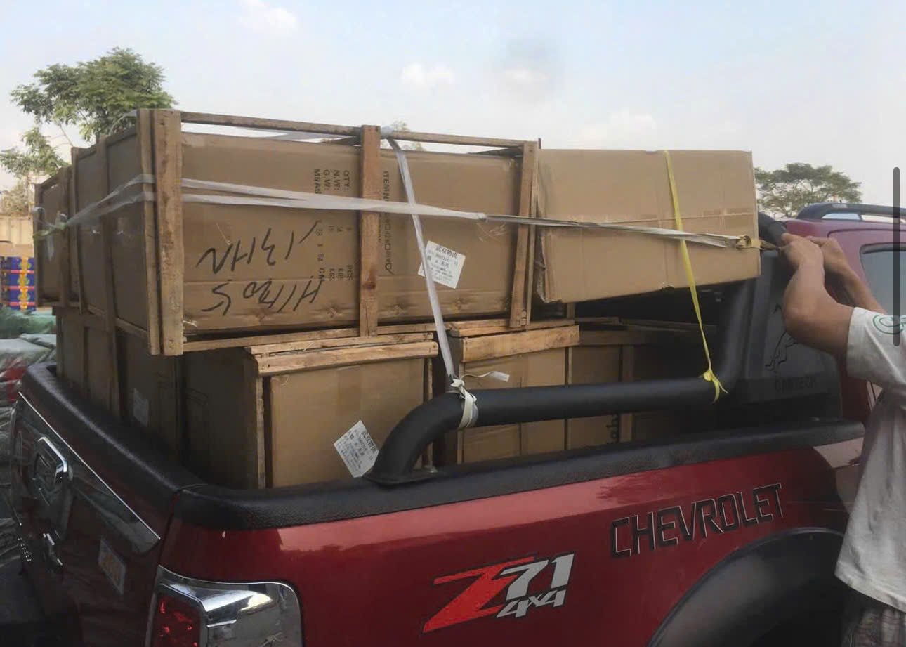 Đường phố Hà Nội vắng bóng xe bán tải trong khung giờ ban ngày