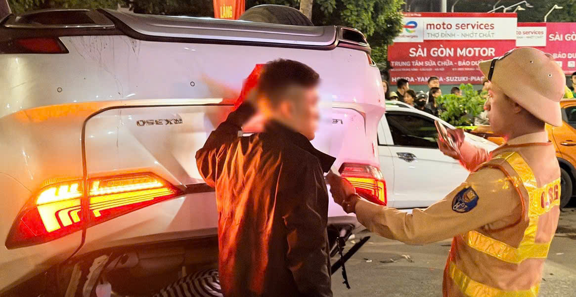 Tạm giữ tài xế Lexus gây tai nạn liên hoàn trong đêm tại Trung Kính