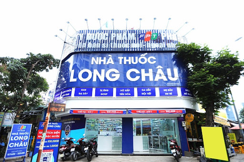 Hệ thống nh&agrave; thuốc v&agrave; trung t&acirc;m ti&ecirc;m chủng Long Ch&acirc;u hiện phục vụ gần 33 triệu kh&aacute;ch h&agrave;ng, tương đương ⅓ d&acirc;n số Việt Nam. Ảnh: FPT Long Ch&acirc;u