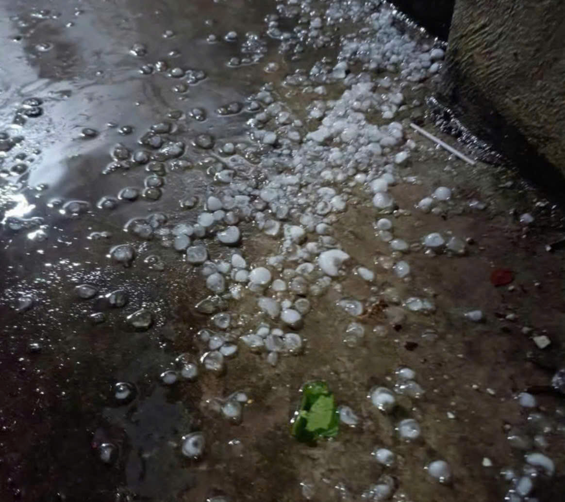 Nhiều địa phương phía Bắc xuất hiện mưa đá trong mưa dông đầu mùa