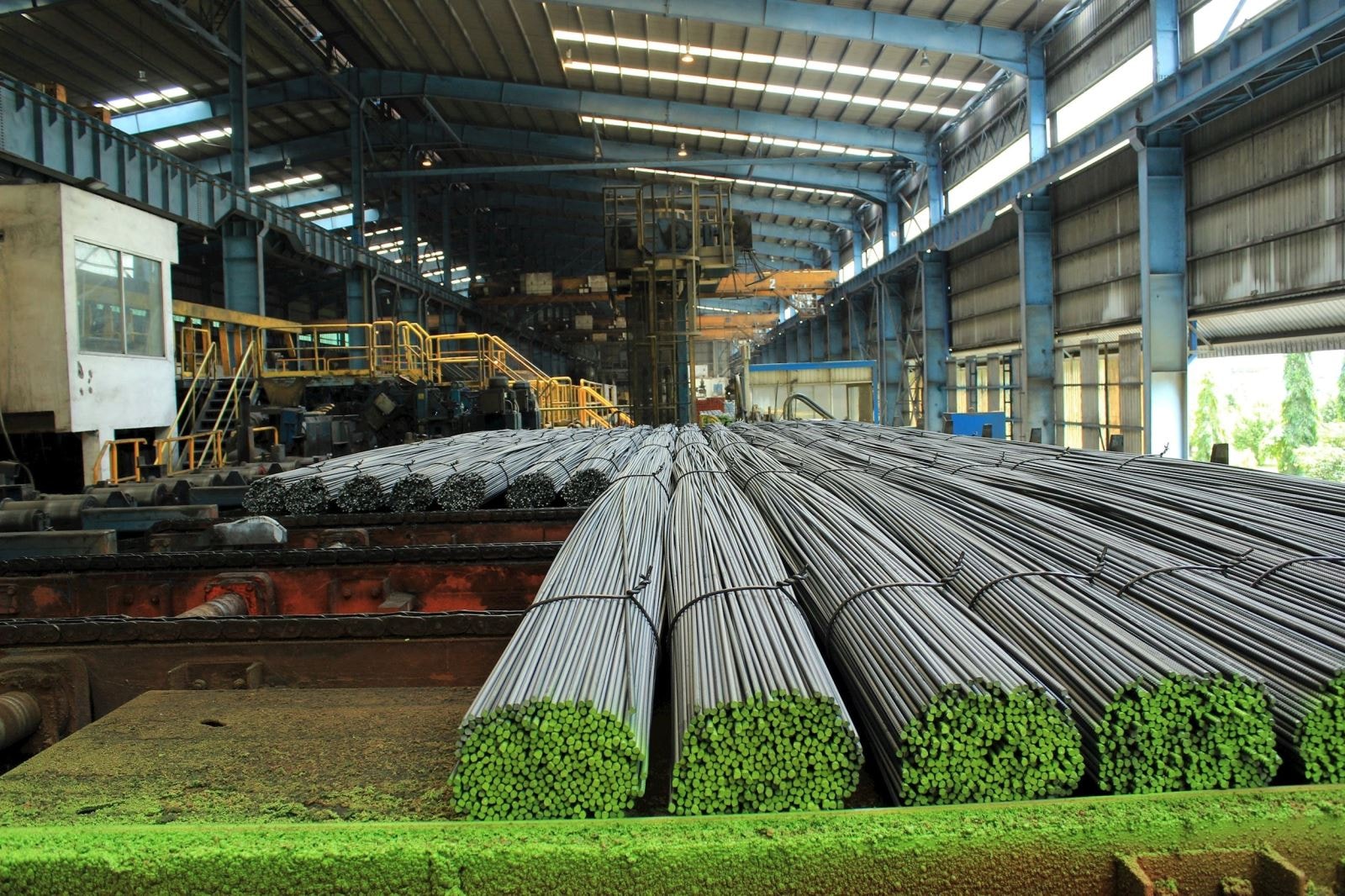 Giá thép ngày 3/4: Thép và quặng sắt chạm đáy gần ba tuần vì nhu cầu giảm