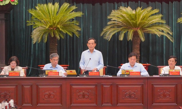 TPHCM sẽ miễn phí xe buýt và phí hạ tầng cửa khẩu