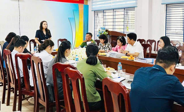 Phường Đ&ocirc;ng Ngạc kiểm tra tại Trường Tiểu học Cổ Nhuế 2B. Ảnh: Phường Đ&ocirc;ng Ngạc