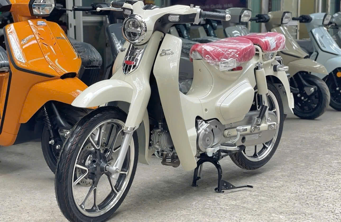 Đại lý tư nhân chào bán Honda Super Cub bản đặc biệt, giá cao hơn SH350i