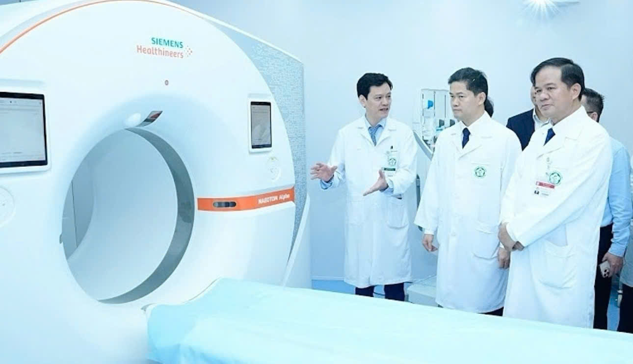 Bệnh viện Bạch Mai vận hành hai hệ thống CT hiện đại, tăng khả năng phát hiện sớm ung thư