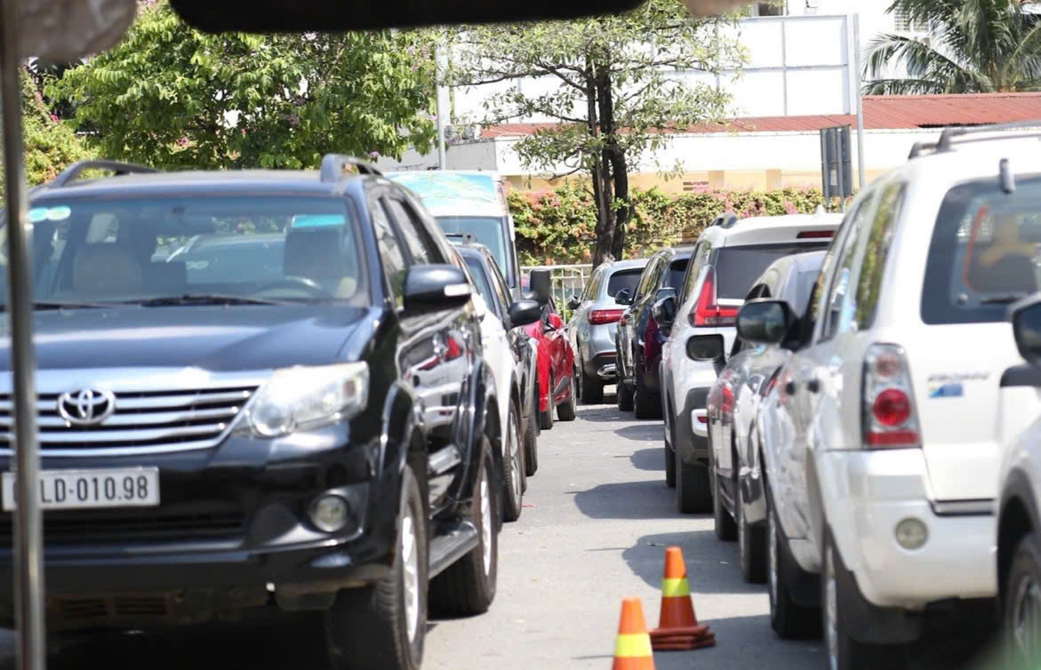 Đăng kiểm khí thải ôtô ‘đạp hết ga’: Có phản ánh đúng thực tế vận hành?